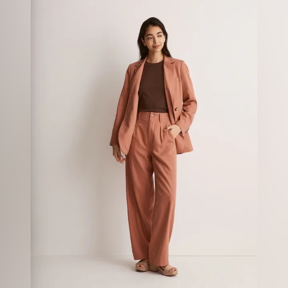 Madewell The Neale Straight-Leg Pant in Drapeweave in Dried Rose